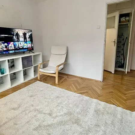 Super Sawa 2 Metro Wifi 500 Mbs Tv'50 Netflix Hbo Appletv+ Apartment *