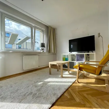 Super Sawa 2 Metro Wifi 1gbs Tv'70 Netflix Hbo Appletv Apartament