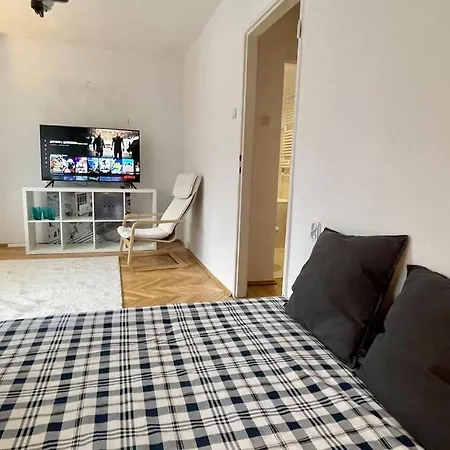 Super Sawa 2 Metro Wifi 1gbs Tv'70 Netflix Hbo Appletv Apartament *
