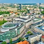 Super Sawa 2 Metro Wifi 500 Mbs Tv'50 Netflix Hbo Appletv+ Apartman Varsó